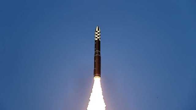 كوريا الشمالية تعلن اختبار صاروخا أسرع من الصوت