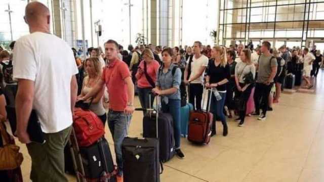 مطار الغردقة يستقبل 122 رحلة طيران تقل آلاف السائحين للاحتفال برأس السنة