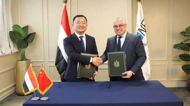تعاون مصري صيني لإنشاء مجمع إنتاج كيماويات في بورسعيد