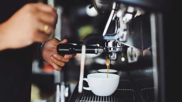 عادات غير صحية عند تناول القهوة.. ابتعد عنها واحمي صحتك