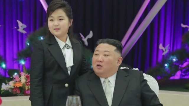 زعيم كوريا الشمالية يزور الدائرة التكنولوجيات احتفالا بإطلاق قمر صناعي