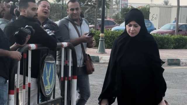 وزيرة الثقافة ونقيب المهن التمثيلية يصلان لحضور جنازة ناهد فريد شوقي