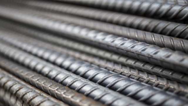 تراجع أسعار الحديد اليوم الجمعة 23-2-2024 بسبب صفقة الحكومة الاستثمارية