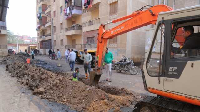 البدء في أعمال إحلال وتجديد خط الصرف الصحي بمنطقة أبراج الربيع بكفر الشيخ