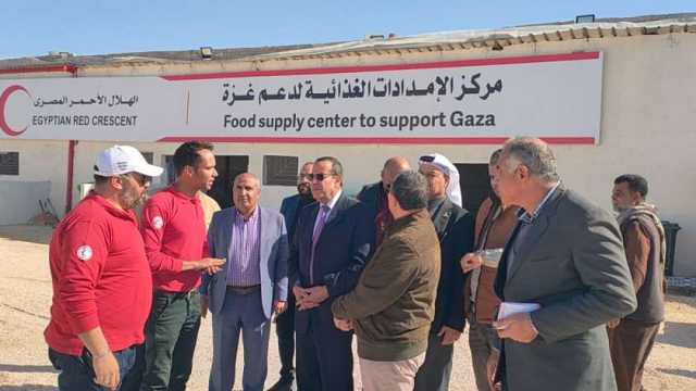 الهلال الأحمر المصري يقدم وجبات إفطار وسحور لأهالي غزة