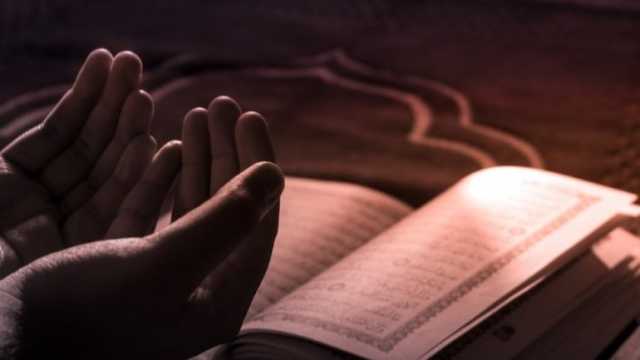 صيغة الصلاة على النبي لقضاء الحوائج.. «اللهم صلِ على محمد طب القلوب ودوائها»