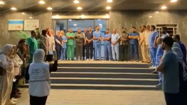 «سوف نبقى حتى يزول الألم».. أطباء مستشفى العودة في غزة يرفضون الرحيل