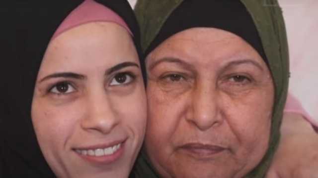 روان في حضن والدتها بعد 8 سنوات من الاعتقال: «كنت بستنى أروح عشانها»