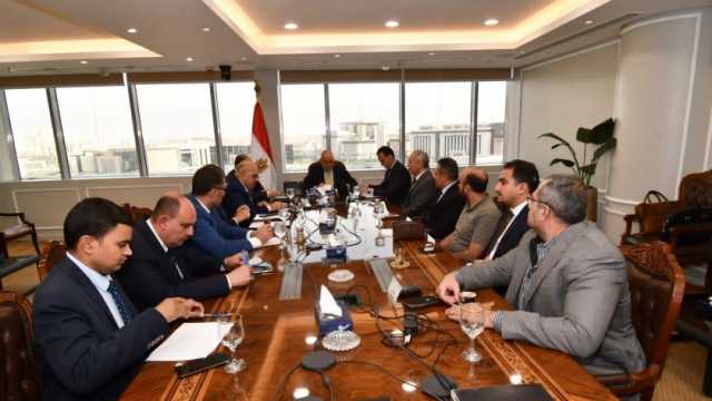 وزير الإسكان ومحافظ القاهرة يتابعان الموقف التنفيذي لمشروعات التطوير