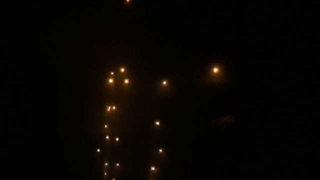 من كاميرا مراقبة الاحتلال الإسرائيلي.. فيديو يوثق لحظة إطلاق الصواريخ على تل أبيب