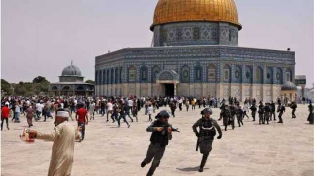 «وفا»: مستوطنون إسرائيليون يقتحمون المسجد الأقصى