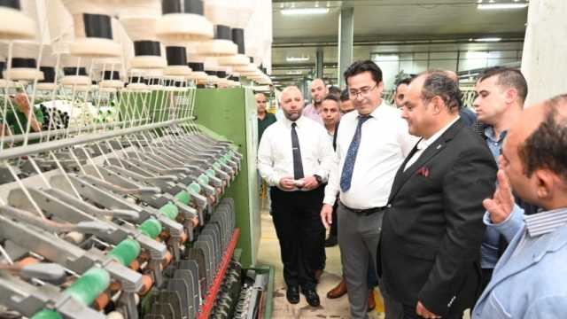 «وزير التجارة» يتفقد المنطقة الصناعية في برج العرب.. زار 6 شركات