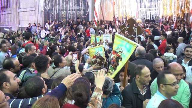 آلاف الأقباط يحتفلون بليلة عيد الشهيد أبو سيفين في كنيسته بالإسكندرية