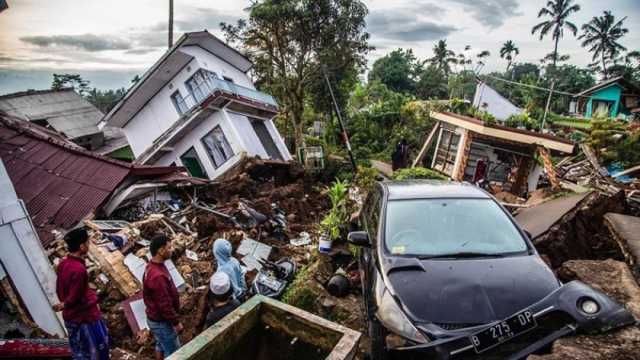 زلزال يضرب إندونيسيا بقوة 5 درجات.. تعرف على بؤرته
