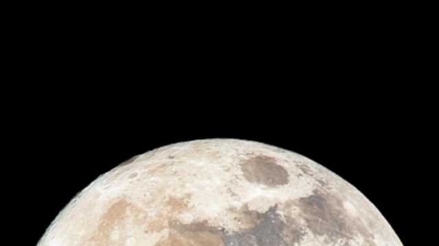 «البحوث الفلكية» تكشف تفاصيل ظاهرة القمر العملاق: «مش هيكون أزرق»