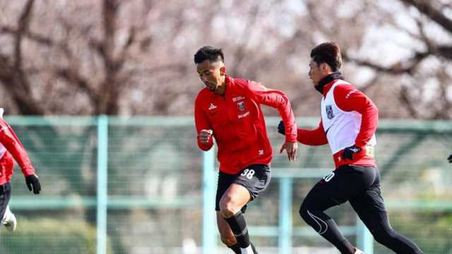 أوراوا يعود للدوري الياباني بعد شهرين من خسارته المونديالية ضد الأهلي