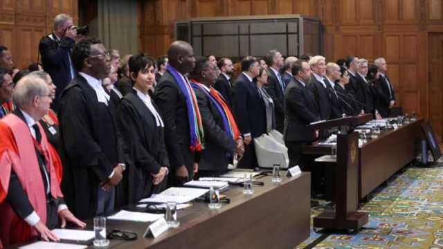 10 معلومات عن قاضي جنوب أفريقيا أمام «المحكمة الدولية».. رافق «مانديلا» في السجن