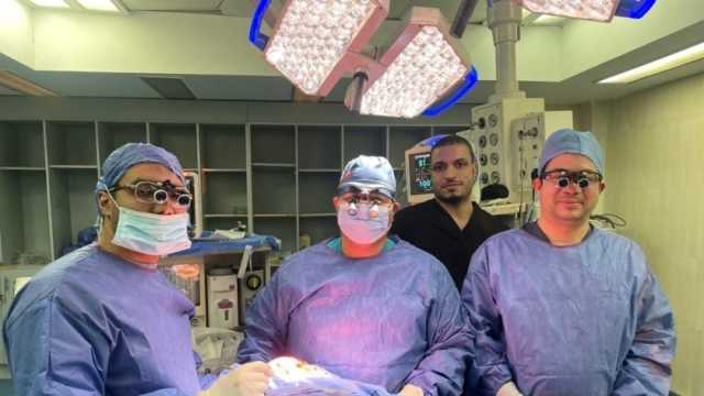 فريق طبي بـ«سوهاج الجامعي» ينجح في استئصال ورم سرطاني من سيدة يزن 500 جرام