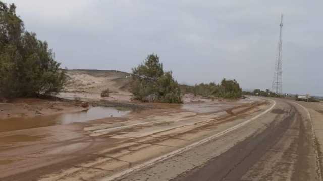 فتح طريقين في مرسى علم بعد رفع آثار السيول