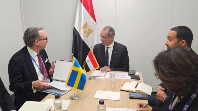 وزير الاتصالات يبحث مع مسؤول سويدي سبل تشجيع الاستثمارات في السوق المصرية