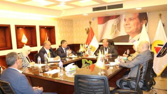 «المصريين»: الحزب يقف صفا واحدا خلف القيادة السياسية لاستمرار نجاح الإصلاح الاقتصادي