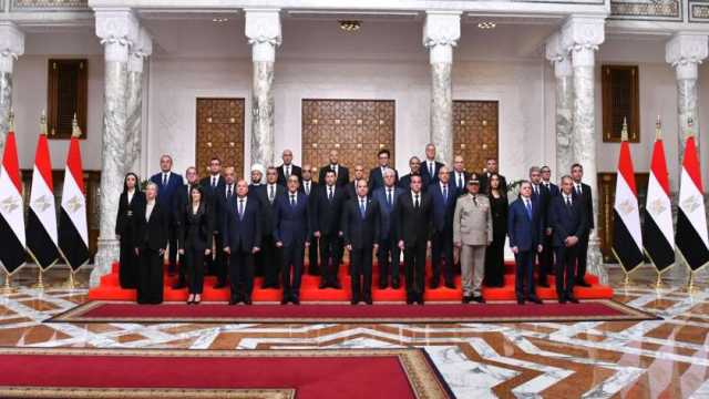 الرئيس السيسي يشكر أعضاء الحكومة والمحافظين السابقين لجهودهم المخلصة في دعم مسيرة التنمية