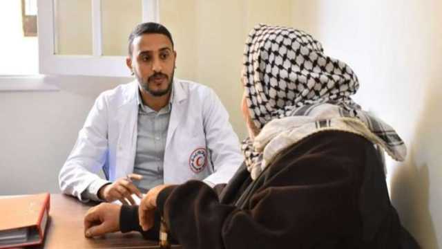 «الهلال الأحمر»: نقدم خدمات طبية للعالقين الفلسطينيين في شمال سيناء