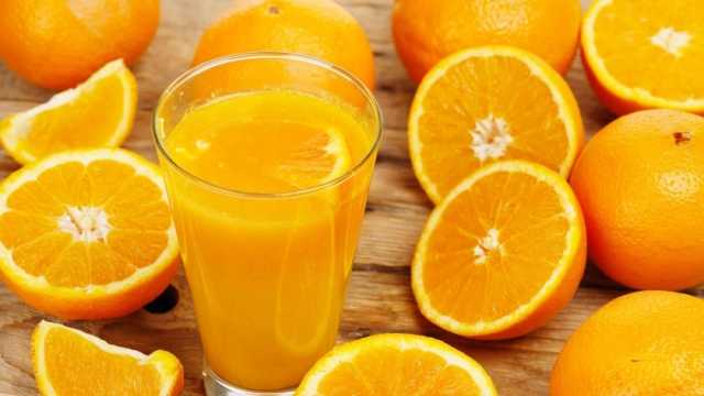 ماذا يحدث لجسمك عند تناول برتقالة كل يوم في الشتاء؟.. فوائد صحية مذهلة