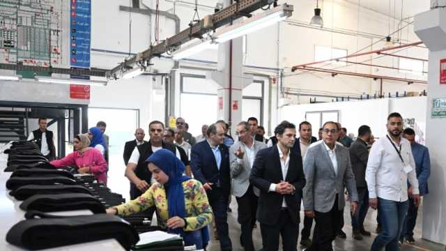 رئيس الوزراء يتفقد مصنع «إيميسا دينيم» للملابس الجاهزة ببني سويف