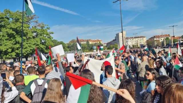 وقفة تضامنية في بلغاريا تطالب بوقف العدوان الإسرائيلي على الفلسطينيين