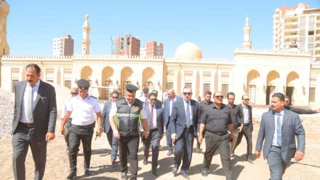 محافظ كفر الشيخ يتفقد أعمال تطوير ساحة ميدان مسجد إبراهيم الدسوقي