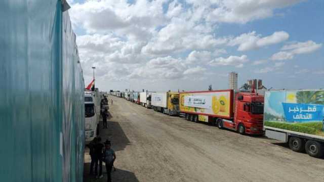 دخول 300 شاحنة مساعدات اليوم إلى قطاع غزة عبر معبري رفح وكرم أبو سالم
