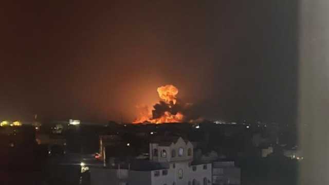 إعلام حوثي: معسكر كهلان الواقع تعرض لضربات أمريكية