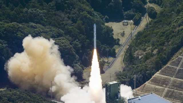 10 معلومات عن صاروخ كايروس الياباني.. انفجر بعد دقائق من إطلاقه