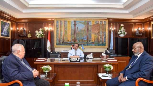 محافظ الإسكندرية يبحث استعدادات البطولة العربية مع رئيس اتحاد كمال الأجسام