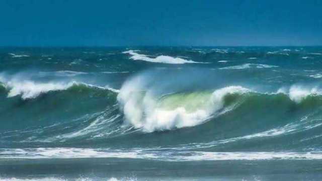 ما سر الارتفاع المفاجئ في أمواج البحر؟.. «الأرصاد» تحذر من الساعات المقبلة