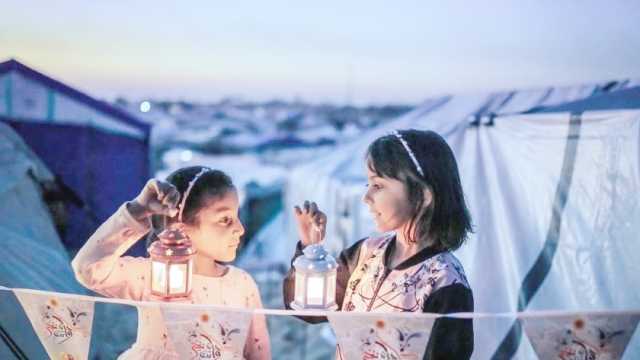 زينة رمضان تحيط «مخيمات النزوح» في غزة.. «بنحاول ندخل السرور على قلوبنا»