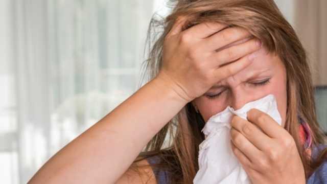 «ابتعد عن الآخرين».. 7 نصائح لتجنب الإنفلونزا في الطقس السيئ