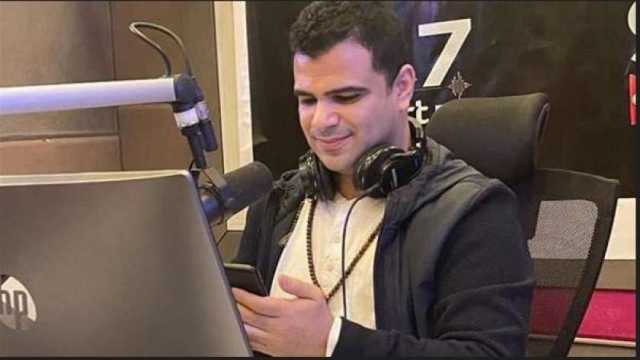 مصطفى عمار يستضيف أحمد عطا الله في «ملعب الفن» على راديو «أون سبورت» الليلة