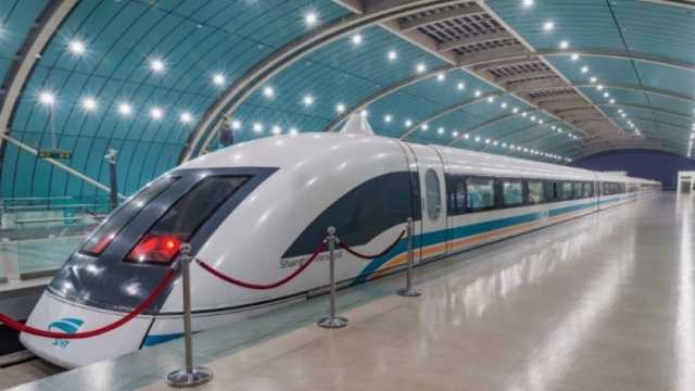 الصين تختبر قطارا أسرع من الطائرة بـ1000 كيلومتر في الساعة (صور)