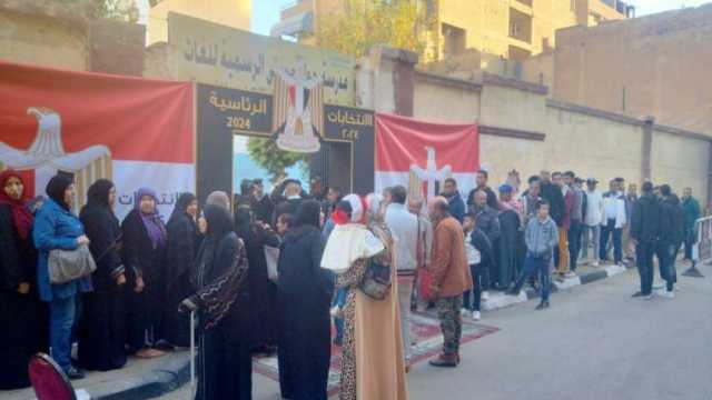 بالطوابير.. لجان شبرا الخيمة تشهد كثافة في المشاركة بانتخابات الرئاسة