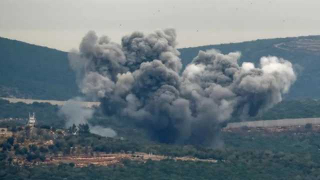إعلام لبناني: طيران الاحتلال الإسرائيلي يقصف بلدات الخيام وكفر كلا
