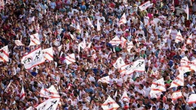 صورة لن تنسى.. لماذا أخفت جماهير الزمالك قميصها الأبيض في المدرجات؟