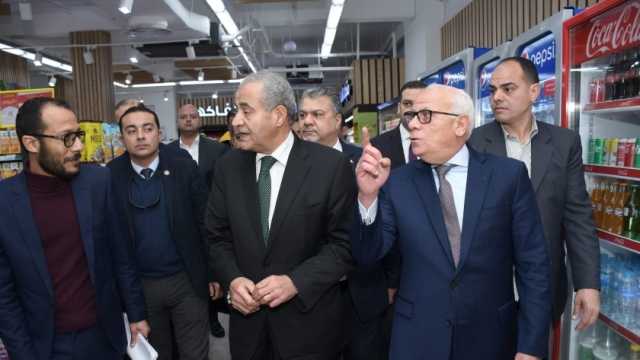 وزير التموين يتفقد معرض «مبادرة السلع المخفضة» في بازار بورسعيد (صور)