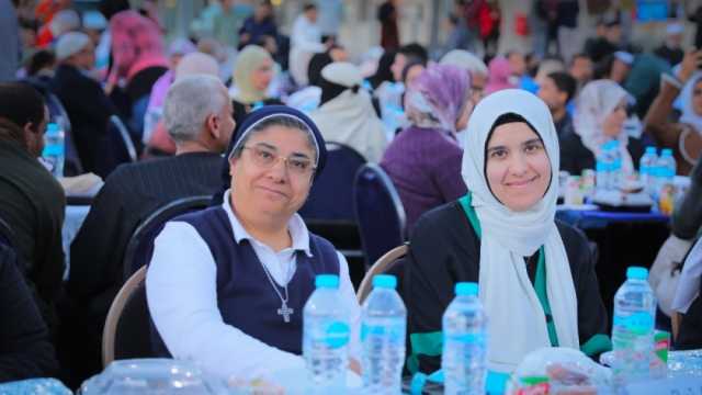 مسلمون ومسيحيون على مائدة واحدة في إفطار التحالف الوطني والإنجيلية