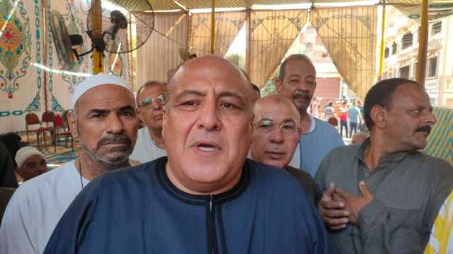برلماني: الشعب بكل طوائفه متواجد أمام الشهر العقاري لتأييد ترشح الرئيس السيسي