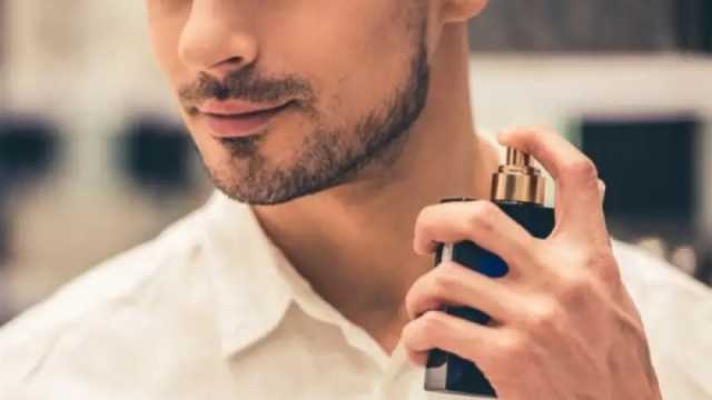 ما حكم وضع العطر للرجال في نهار رمضان؟.. يجوز بشرط