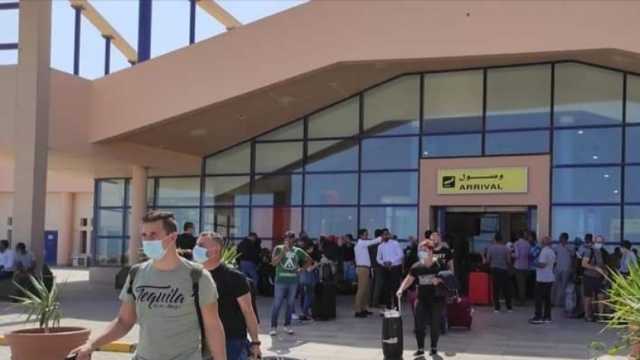 مطار مرسى علم يستقبل 8 آلاف سائح من 11 دولة أوروبية اليوم