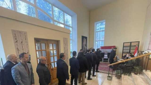 غرفة عمليات «التنسيقية»: مصريون وأبناؤهم يحتشدون أمام الصناديق في لندن