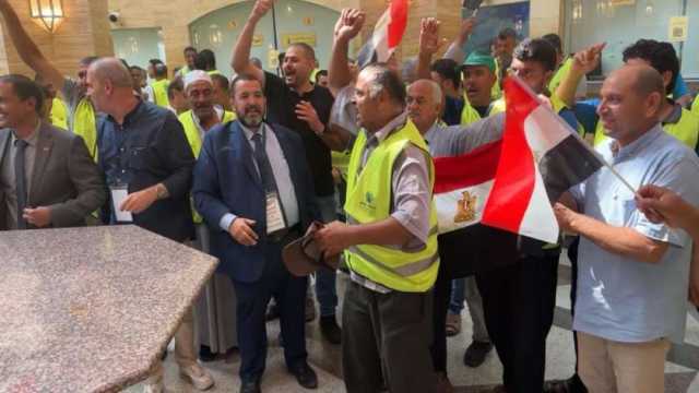 إقبال كبير من الجالية المصرية بالسعودية على مراكز التصويت (فيديو)